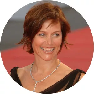 Carey Lowell - American actress