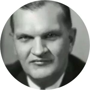 Cargill MacMillan Sr. - Executive ‧ Cargill MacMillan Jr.'s father