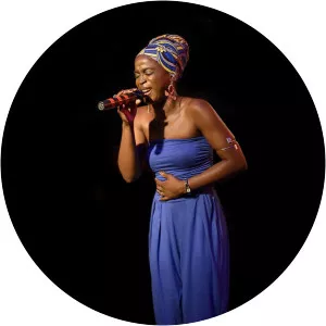 Carine au Micro - Musical artist