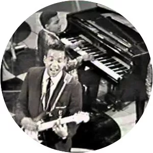 Carl Holmes and The Commanders