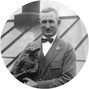 Carl Osburn - Commanding officer