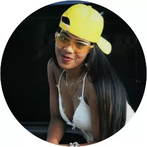 Carlienis - Musical artist