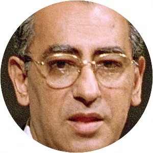 Carlos Roberto Flores