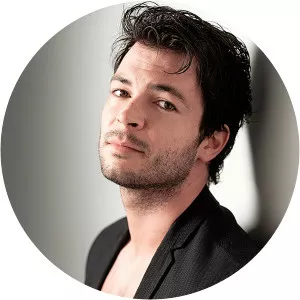 Carlos Serrano Clark