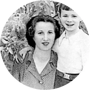 Carmen Orive-Abad - Valeri Kharlamov's mother