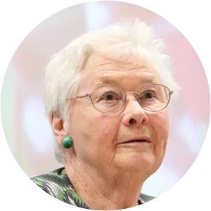 Carol Harlow photograph