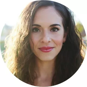 Carolina Santos Read