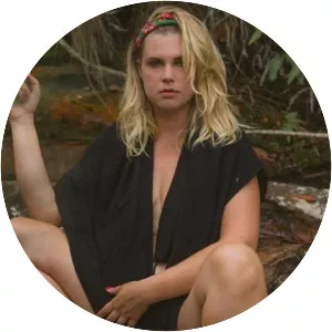 Carolinie Figueiredo - Actress