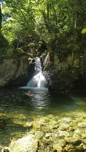 Cascada de Montrondo