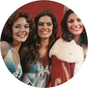 Cássia Janys Moraes Silveira