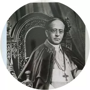 Casti connubii - Book by Pope Pius XI