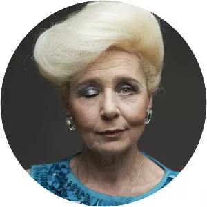 Cate Bauer - English actress