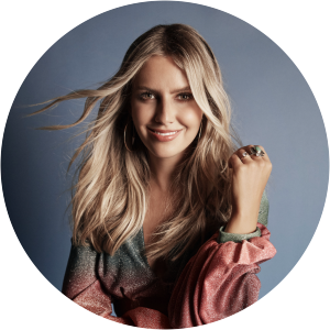 Catie Offerman - Singer