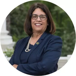 Cecilia Aguiar-Curry