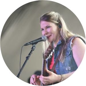 Celia Woodsmith - Musician