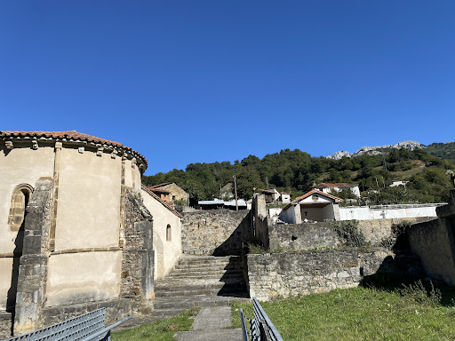 Cementerio de Santibanes de la Fuente - Cemetery in Santibanez de La Fuente, Spain