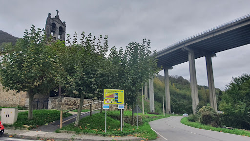 Cementerio Parroquial de Campomanes - Cemetery in Spain