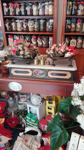 Centro Naturopatico Isi - Herb shop in Tribiano, Italy