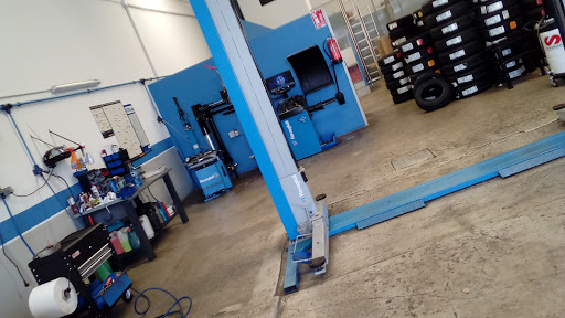 Centro Roda - Tire shop in A Estrada, Spain