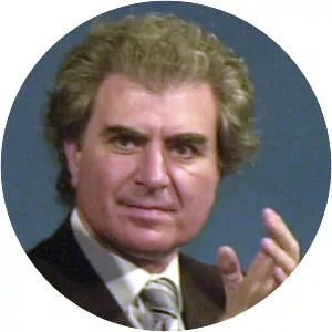 César Antonio Molina