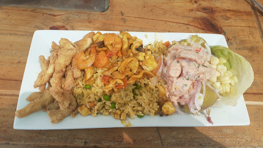 Cevicheria Los tres arcos