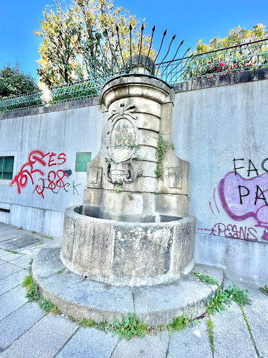 Chafariz da Rua Dom Pedro V - Drinking water fountain in Braga, Portugal