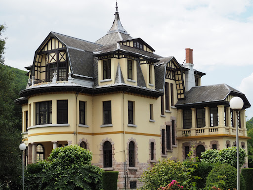 Chalet de los Figaredo - Education center in Figaredo, Spain