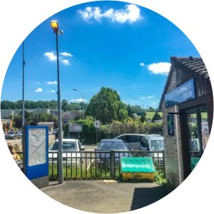 Champbenoist–Poigny station