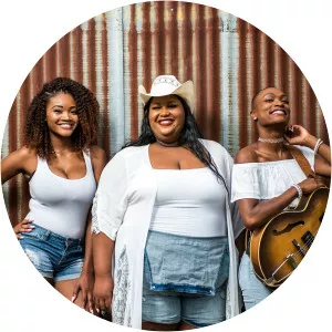 Chapel Hart - Musical group