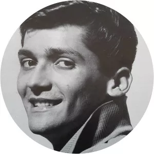 Charlie Robles - Singer