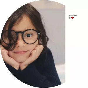 Chelsea Qeana Ibelia Pearce - Pevita Pearce's sister