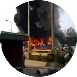 Chengdu bus fire photograph