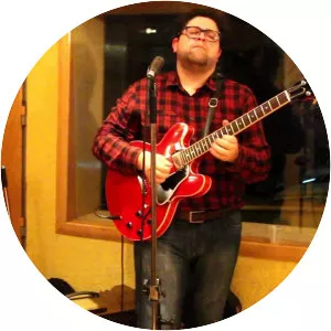 Chico Suman - Musical artist