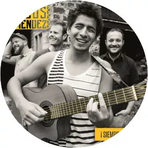 Chicos Y Mendez - Musical group