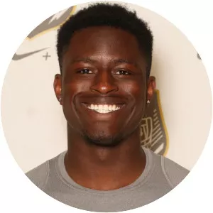 Chigoziem Okonkwo - American football tight end