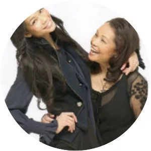 China Robinson - Author ‧ Chanel Iman's mother