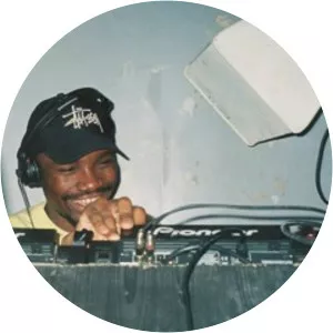 Chinau - Musical artist