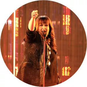 Chloe Fredericks - Singer