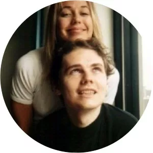 Chris Fabian - Artist ‧ Billy Corgan's ex-wife