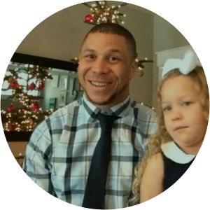 Chrissy Popadics - Cheerleader ‧ Ian Johnson's wife