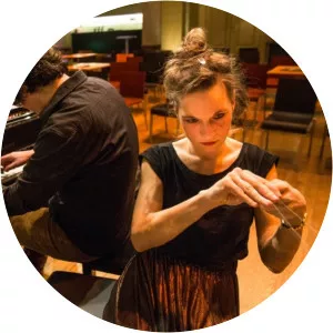 Christian Mendoza - Singer