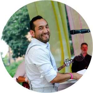 Christian Tumalan Musician