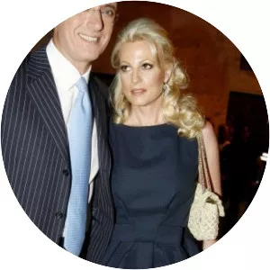 Christie Tsolakaki - Nikos Hadjinikolaou's wife