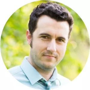 Christopher Ballinger - Internet personality ‧ Colleen Ballinger's brother