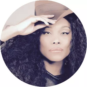 Christy Knowings - American actress