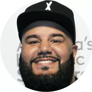 Chuey Martinez photograph