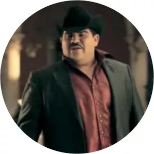 Chuy Lizárraga - Singer