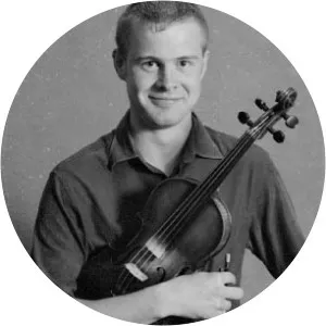 ciaran o maonaigh - Musical artist