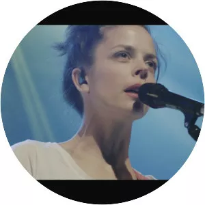 Clara Luzia - Musical artist