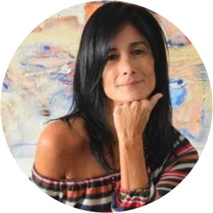 Cláudia Cruz Santos